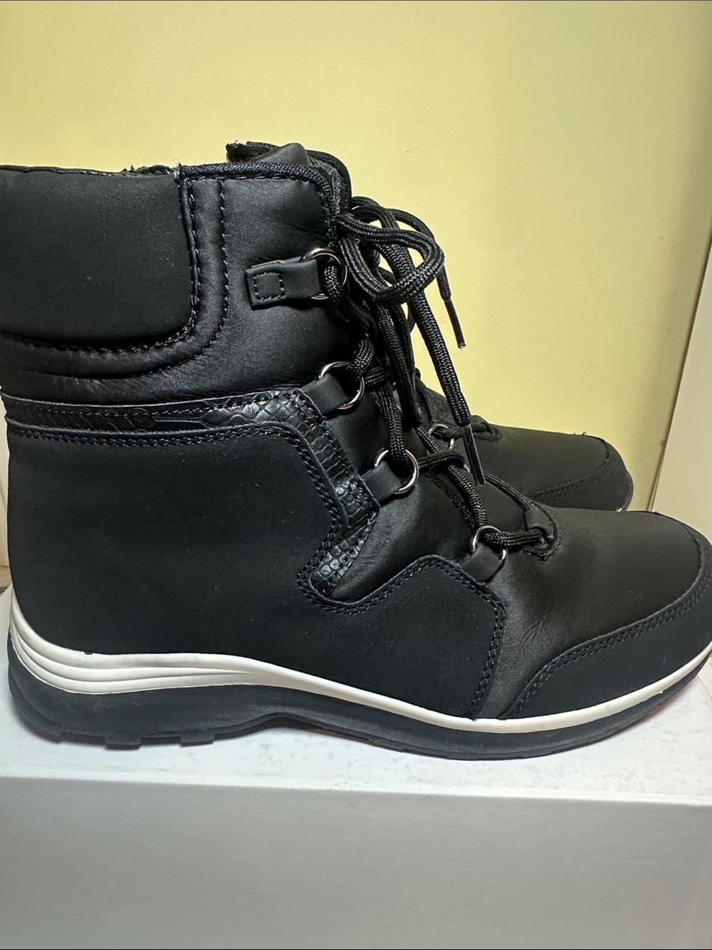 Kim Rogers Black Lace-Up Winter Ankle Boots